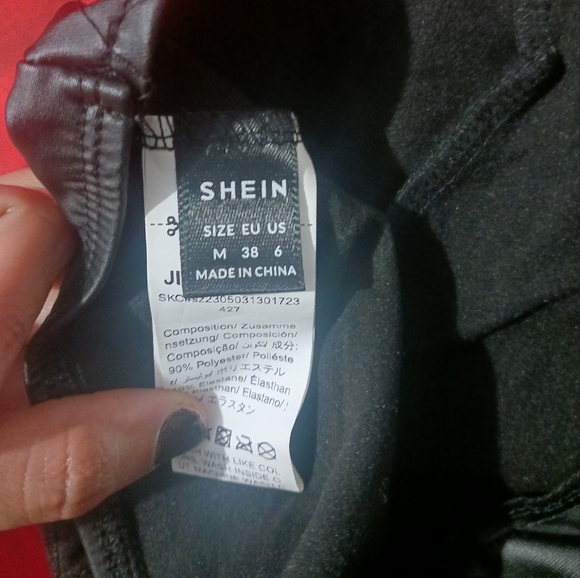 NEW Shein Women black faux leather buttoned halter vest - Picture 5 of 6